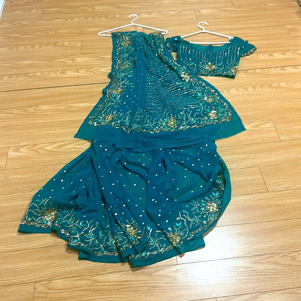 Elegant Green and Gold Women's Skirt